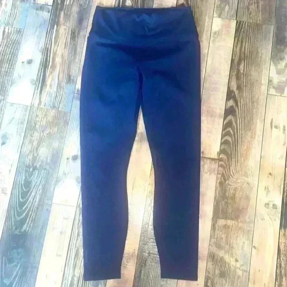 Women’s Fabletics power hold leggings size small - Picture 4 of 6